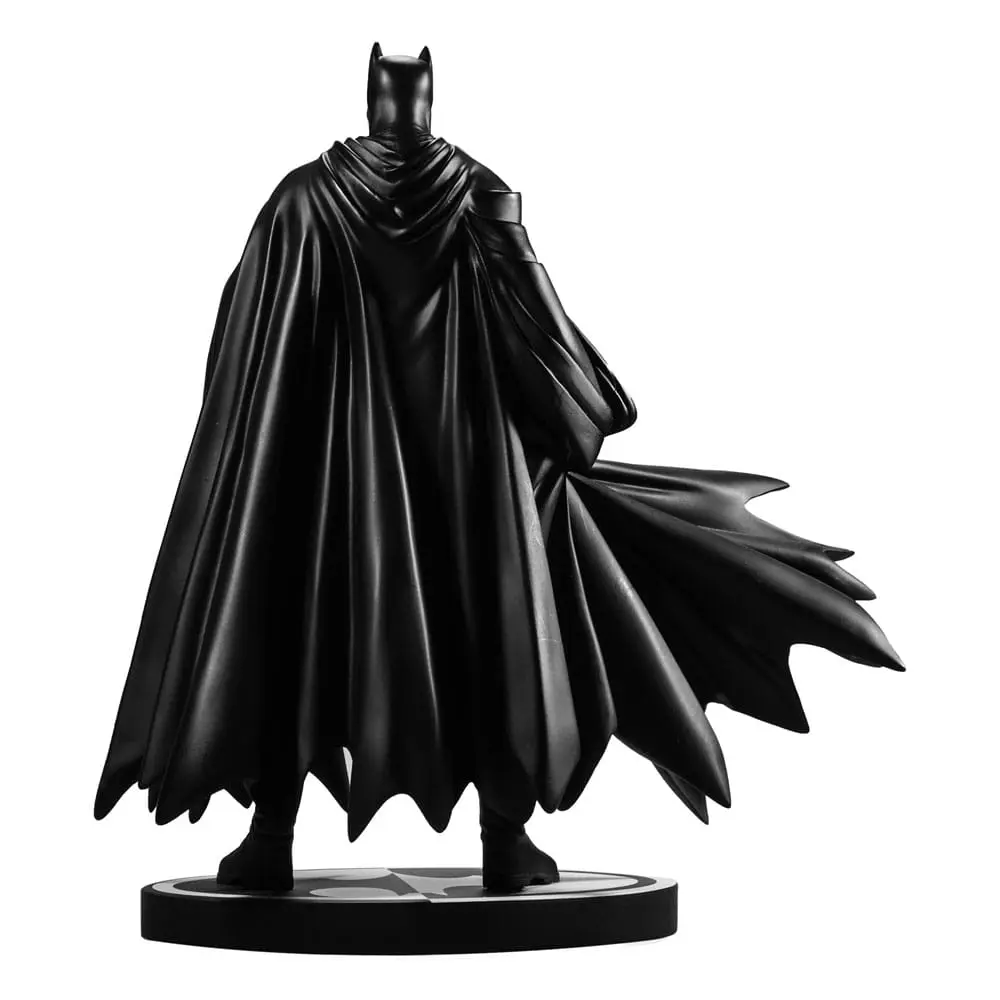 DC Direct Resin Socha Batman Black & White (Batman by Lee Weeks) 19 cm produktová fotografia