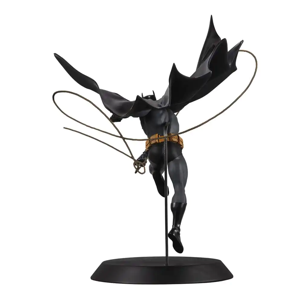 DC Direct Socha z živice DC Designer Series Batman (by Dan Mora) 40 cm termékfotó