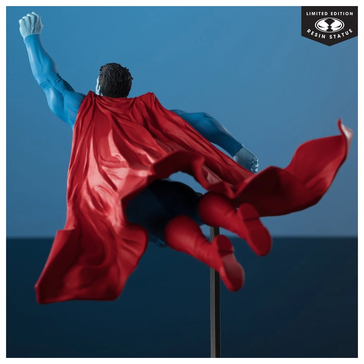 DC Direct Superman Red & Blue Socha 1/10 Superman by Lee Bermejo 26 cm produktová fotografia