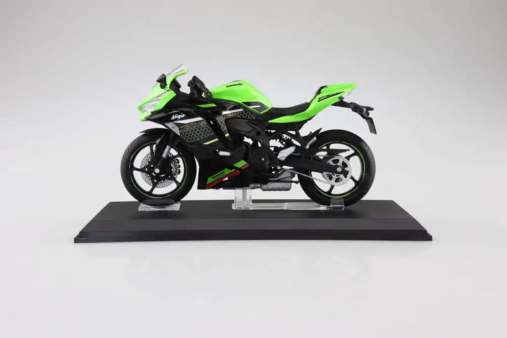 Odliatok model motocykla zo série sôch 1/12 Kawasaki Ninja ZX-25R Lime Green×Ebony 16 cm termékfotó