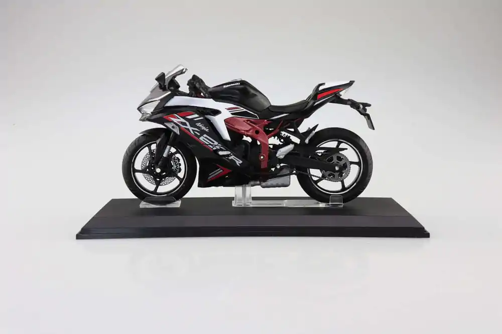 Diecast Bike Series Socha 1/12 Kawasaki Ninja ZX-25R Metallic Spark Black×Peal Flat Stardust White 16 cm termékfotó