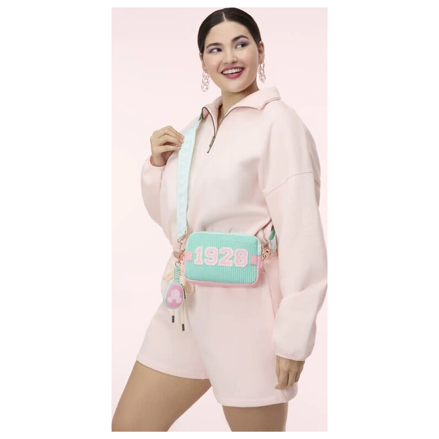 Disney by Loungefly Taška cez rameno s mincovou peňaženkou Mickey & Friends Tennis produktová fotografia