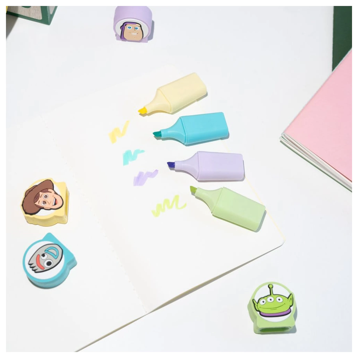 Disney Pixar Toy Story sada 4 zvýrazňovačov s topperom produktová fotografia