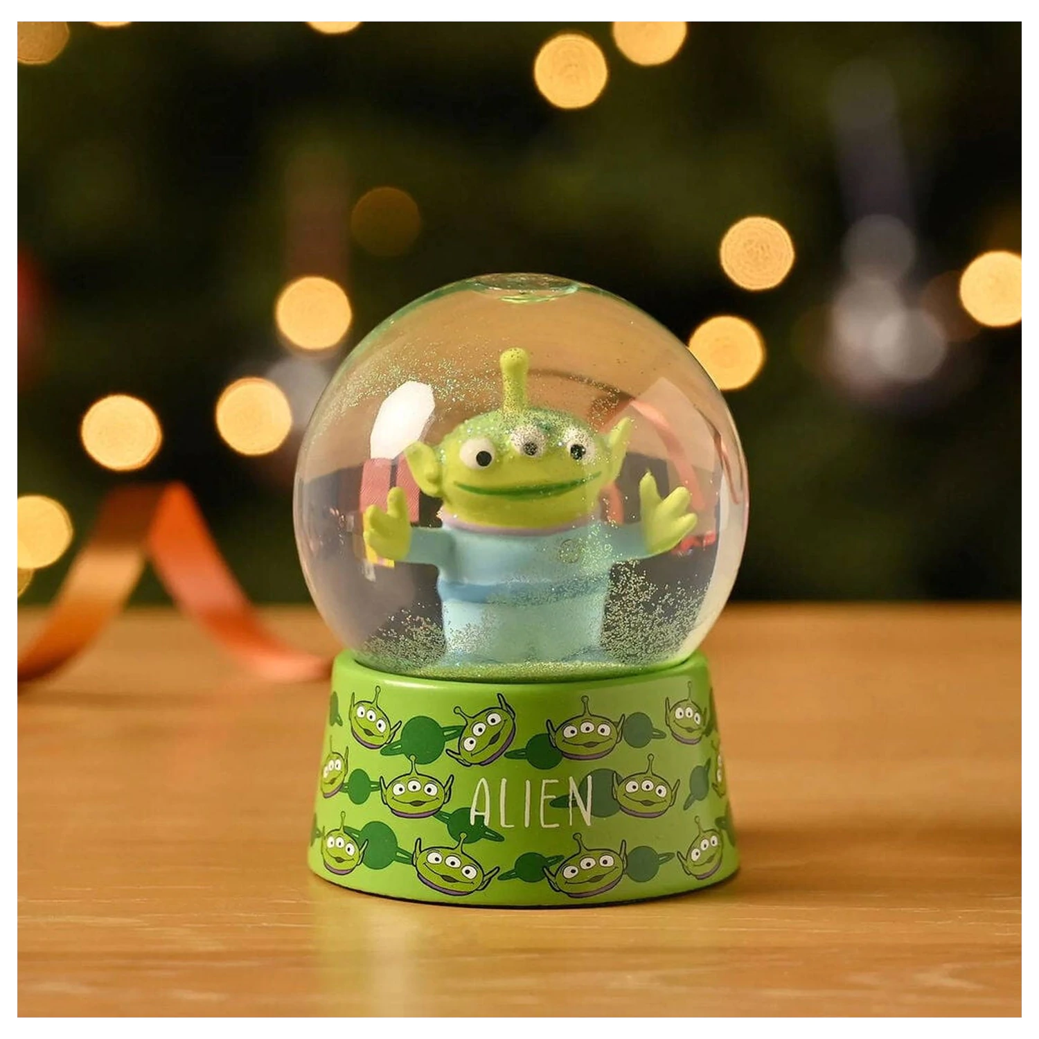 Disney Pixar Toy Story Alien snehová guľa produktová fotografia