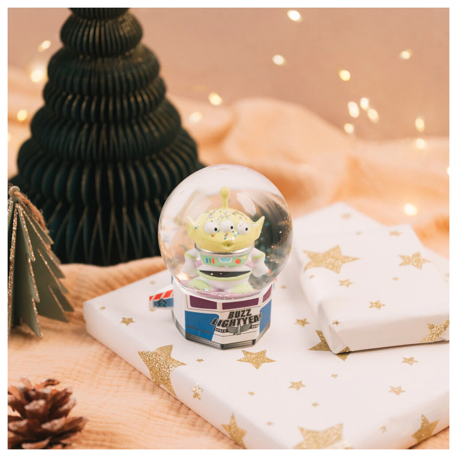 Disney Pixar Toy Story Alien snehová guľa produktová fotografia