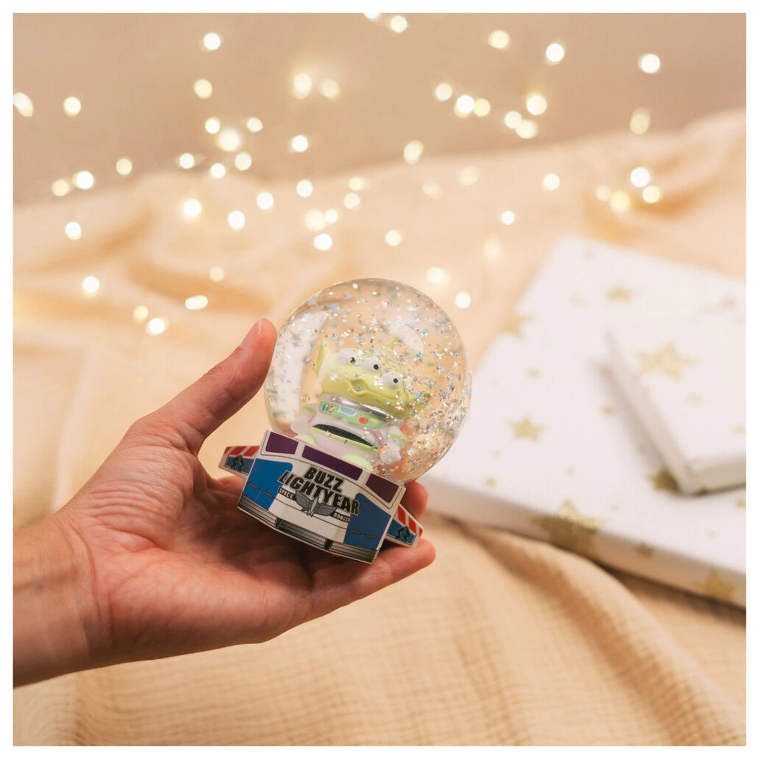 Disney Pixar Toy Story Alien snehová guľa produktová fotografia