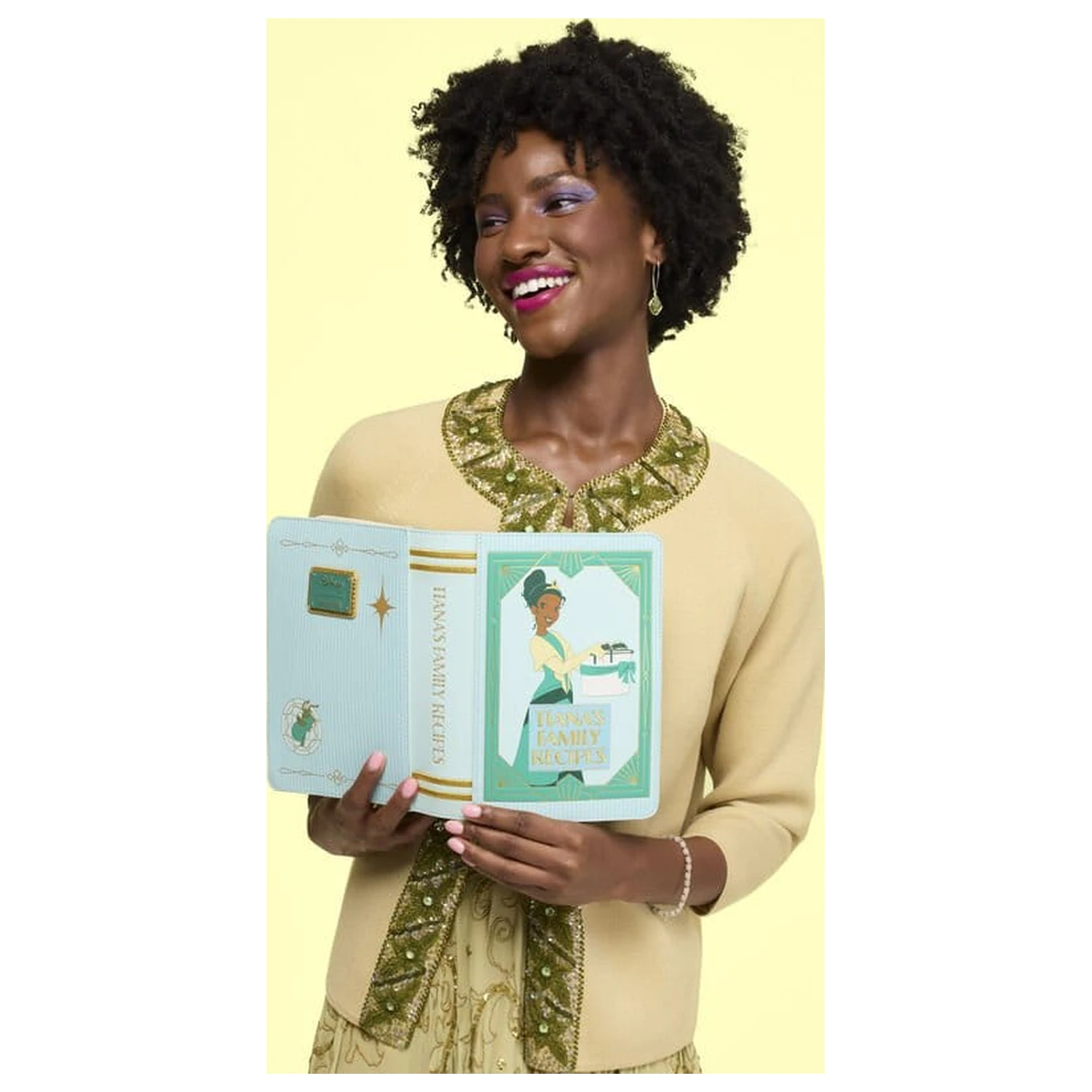 Disney by Loungefly Crossbody kabelka Princess Tiana Recipe Book produktová fotografia