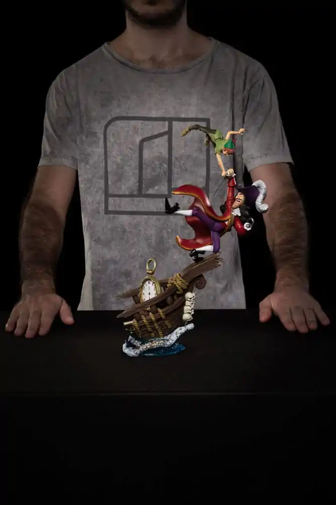 Disney Scale Socha 1/10 Peter Pan vs Hook 40 cm produktová fotografia