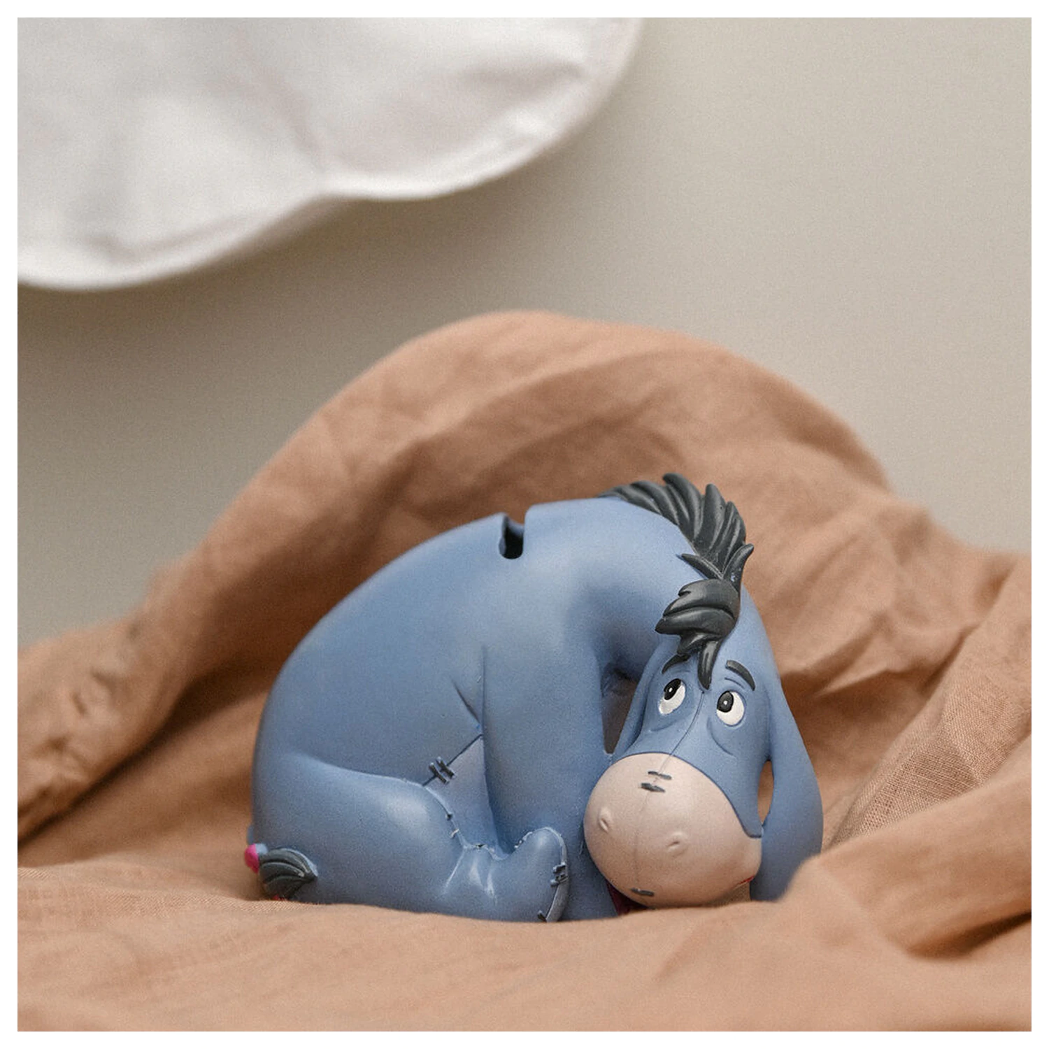 Disney Winnie the Pooh Eeyore pokladnička produktová fotografia