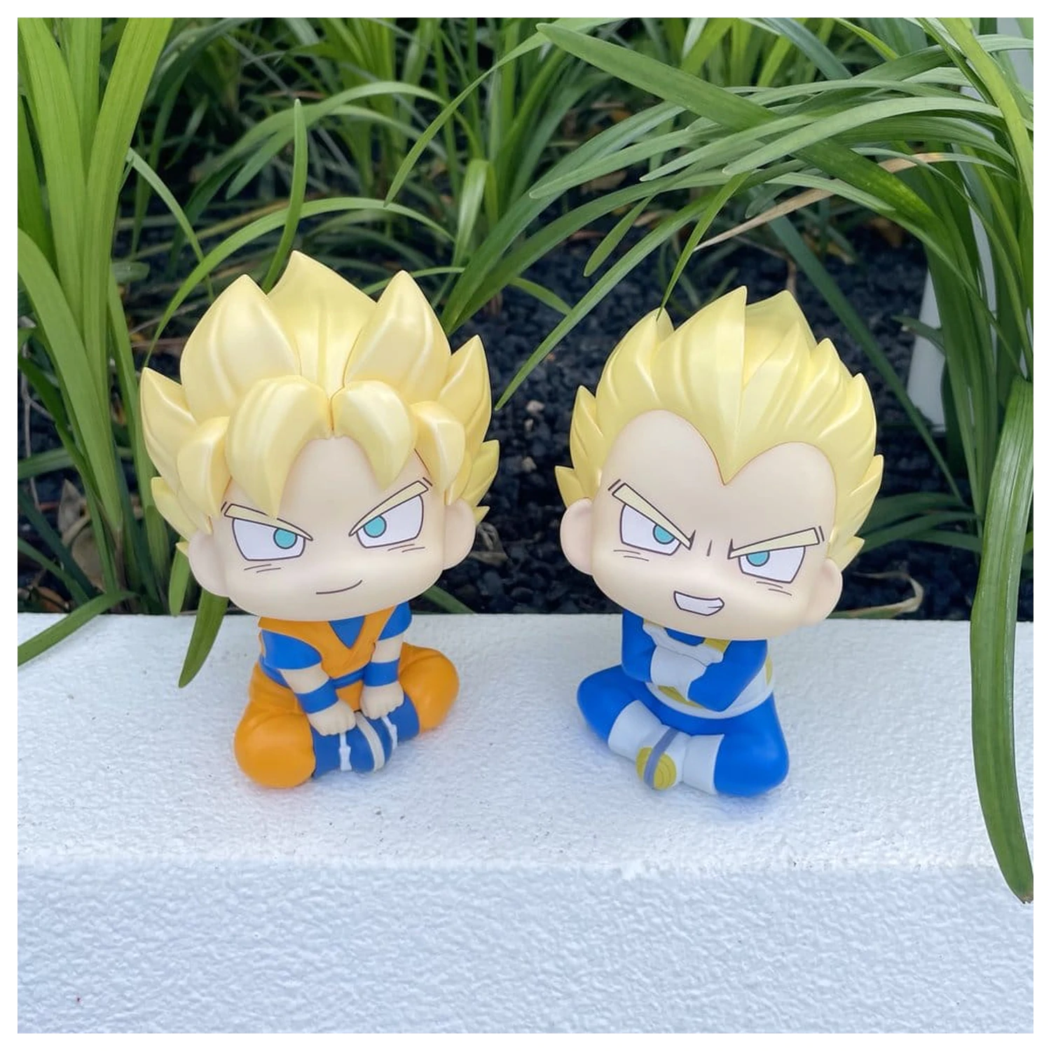 Dragon Ball DAIMA Look Up PVC figúrky 2-balenie Super Saiyan Son Goku (mini) & Super Saiyan Vegeta (mini) 11 cm (s darčekom) produktová fotografia