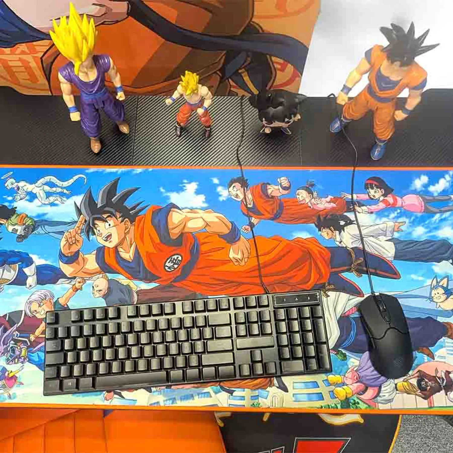 Dragon Ball Z XXL Podložka na stôl Goku's Friends produktová fotografia