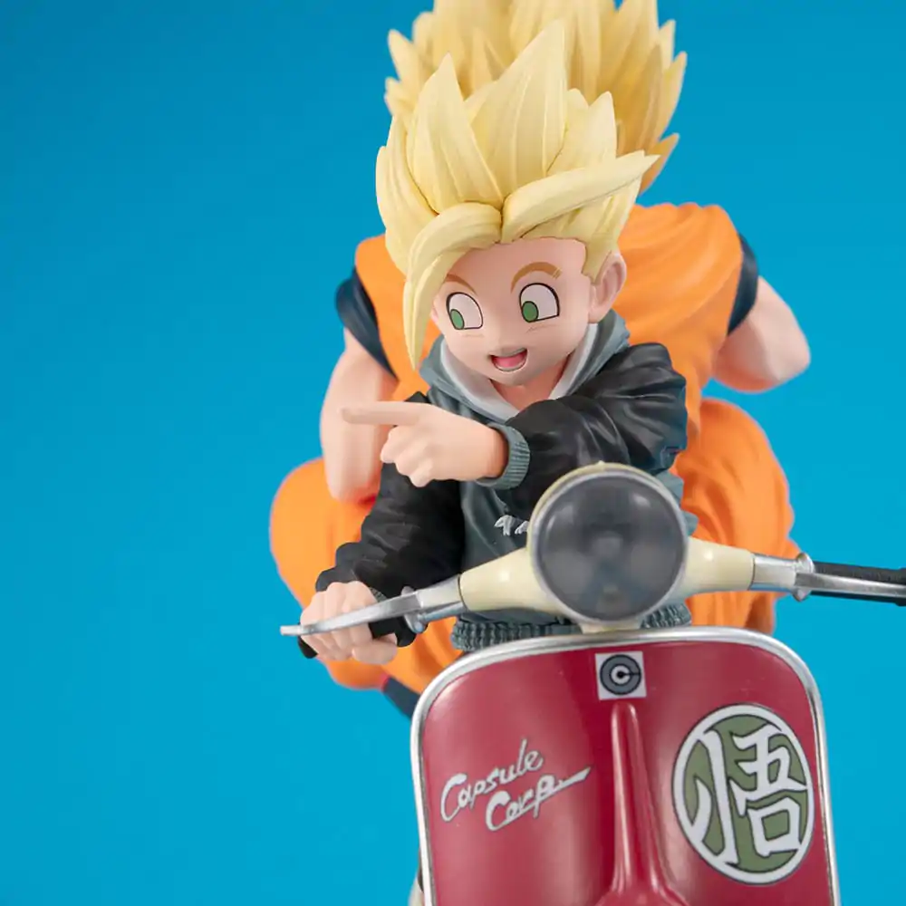 Dragonball Z 05 Desktop Real McCoy PVC Dioráma Super Saiyan Son Goku & Super Saiyan Son Gohan & Motorbike 16 cm termékfotó