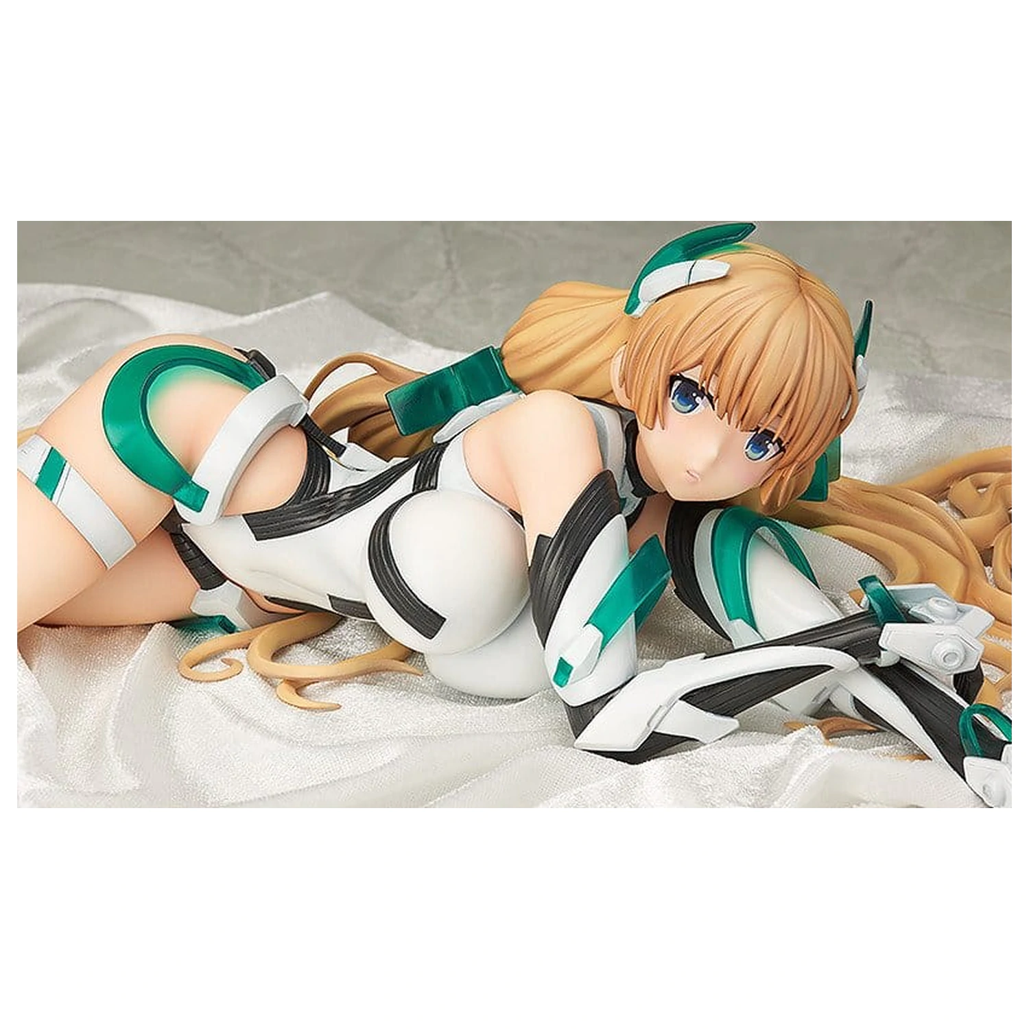 Expelled from Paradise PVC Socha 1/4 Angela Balzac 48 cm produktová fotografia
