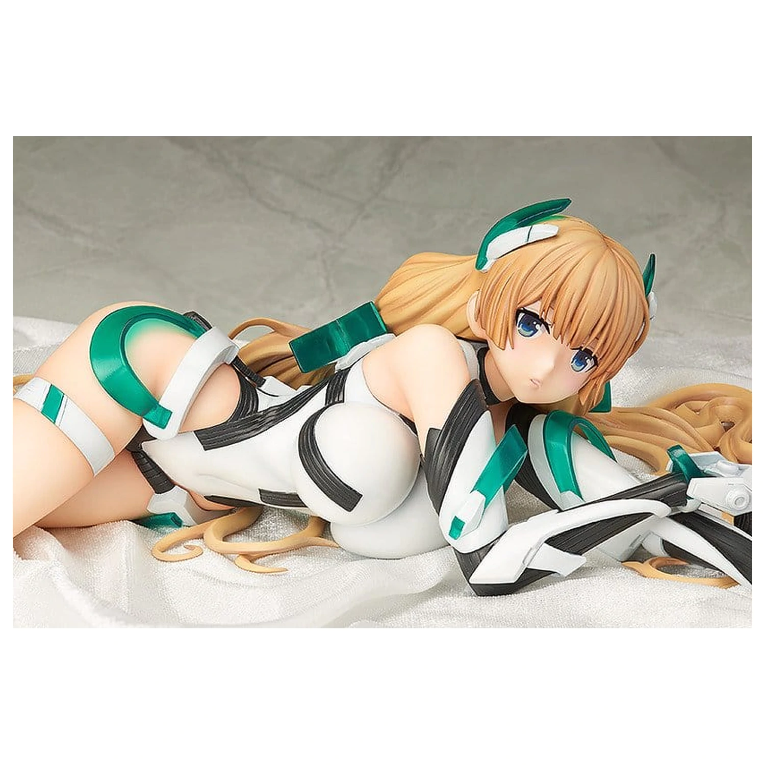 Expelled from Paradise PVC Socha 1/4 Angela Balzac 48 cm produktová fotografia