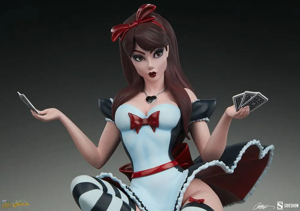 Fairytale Fantasies Collection Socha Alice in Wonderland Game of Hearts Edition 34 cm produktová fotografia