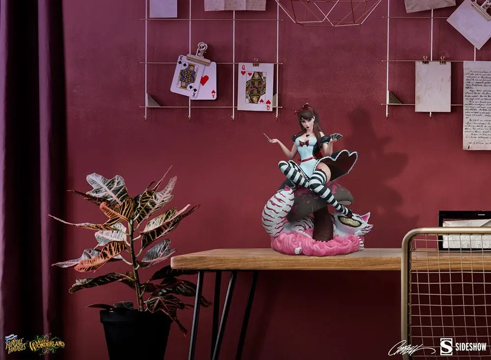 Fairytale Fantasies Collection Socha Alice in Wonderland Game of Hearts Edition 34 cm produktová fotografia