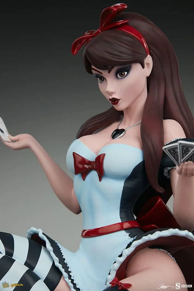 Fairytale Fantasies Collection Socha Alice in Wonderland Game of Hearts Edition 34 cm produktová fotografia