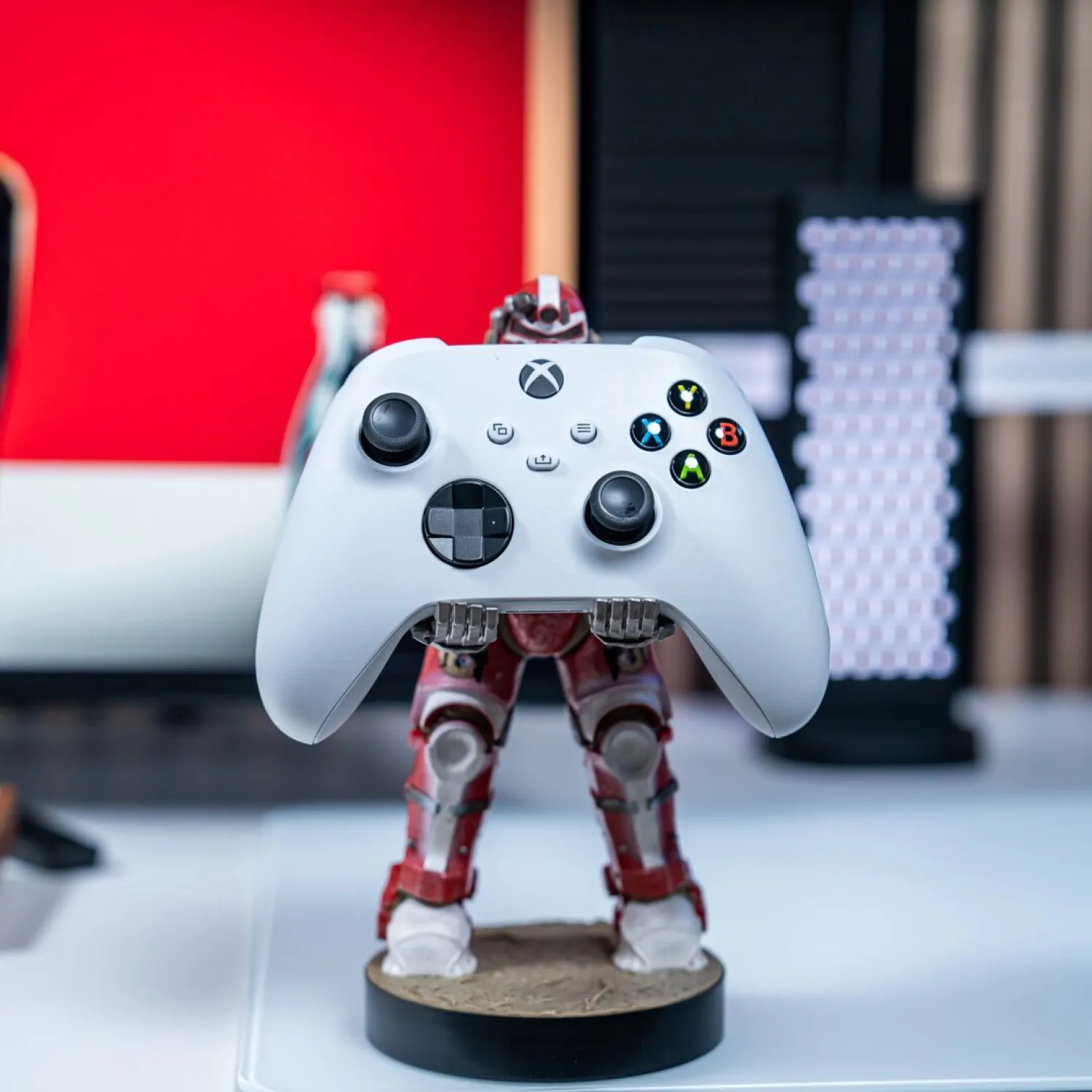 Fallout Nuka Cola Power Armour Cable Guys držiak na ovládač a stojan na telefón produktová fotografia