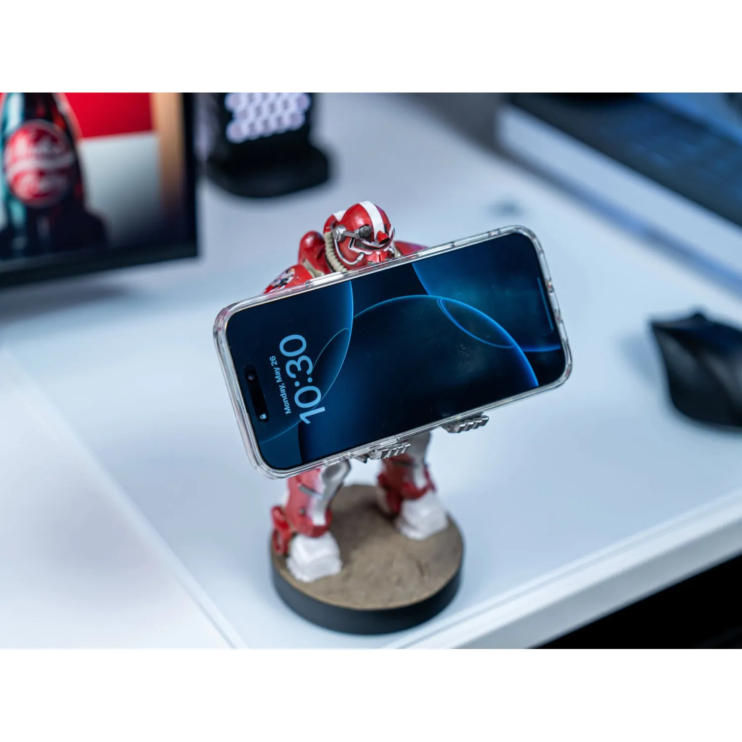Fallout Nuka Cola Power Armour Cable Guys držiak na ovládač a stojan na telefón produktová fotografia