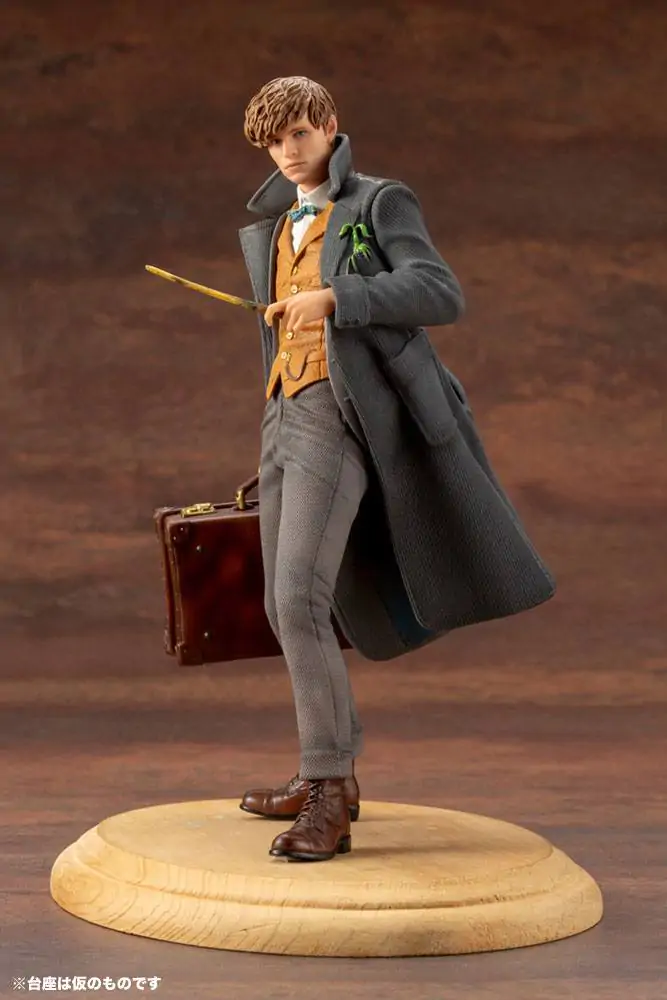 Fantastické zvery 2 ARTFX+ PVC Socha 1/10 Newt Scamander 18 cm produktová fotografia