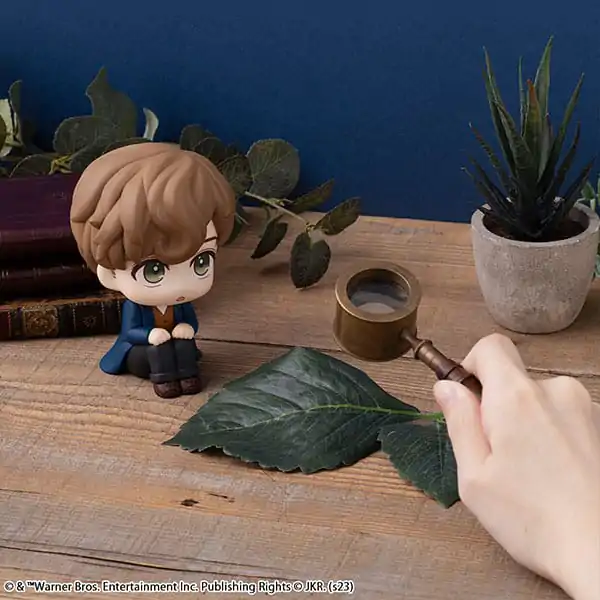 Fantastic Beasts Look Up PVC soška Newt Scamander 11 cm produktová fotografia