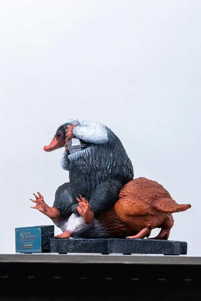 Fantastic Beasts Life-Size Statue Niffler 2 22 cm termékfotó