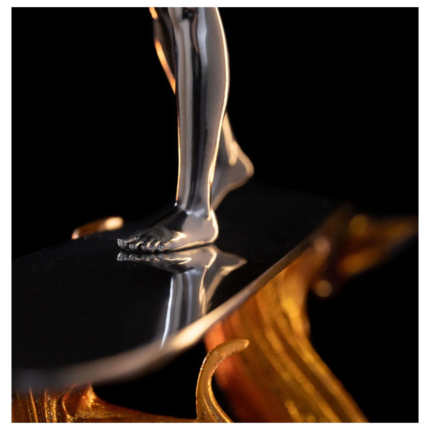 Fantastic Four Art Scale socha 1/10 Silver Surfer 27 cm produktová fotografia