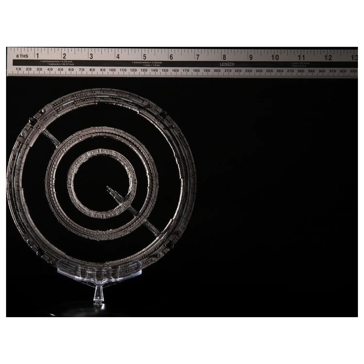 Foundation Die-Cast Vesmírna loď The Invictus 20 cm produktová fotografia