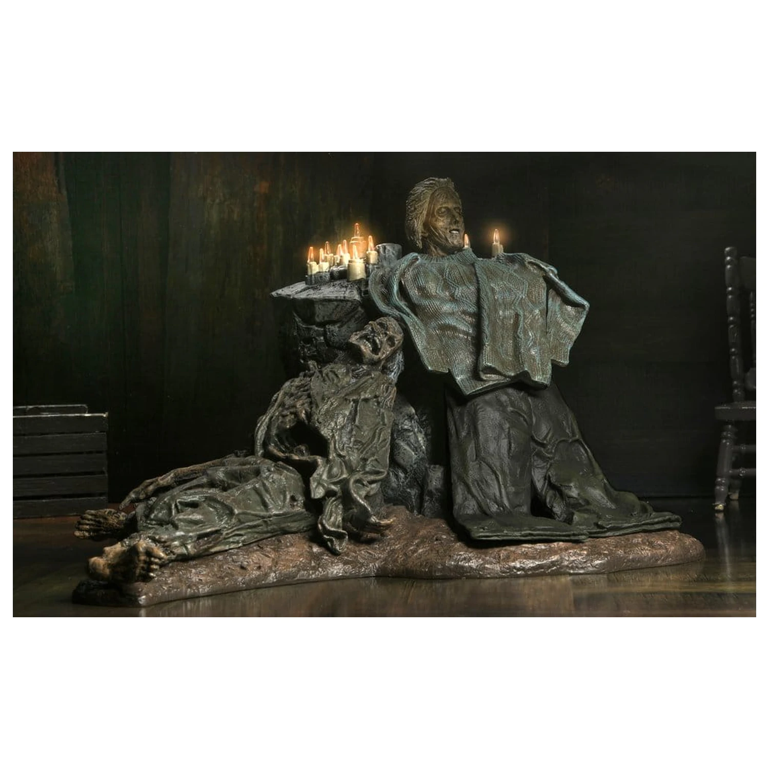 Friday the 13th: The Game Dioráma Trenchcoat with Spikes Inferno Room Deluxe Set produktová fotografia