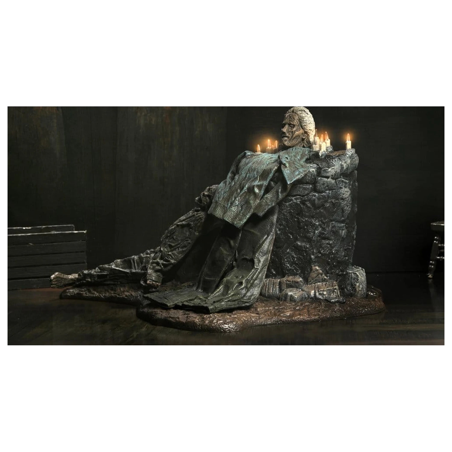 Friday the 13th: The Game Dioráma Trenchcoat with Spikes Inferno Room Deluxe Set produktová fotografia