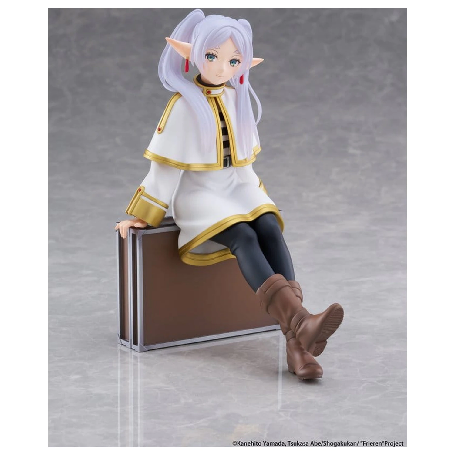 Frieren: Beyond Journey's End PVC figúrka na plochu Roztomilá Frieren (Verzia kufra) Opätovné vydanie 13 cm produktová fotografia