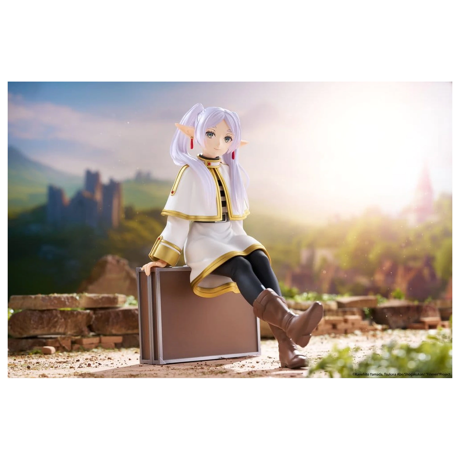 Frieren: Beyond Journey's End PVC figúrka na plochu Roztomilá Frieren (Verzia kufra) Opätovné vydanie 13 cm produktová fotografia