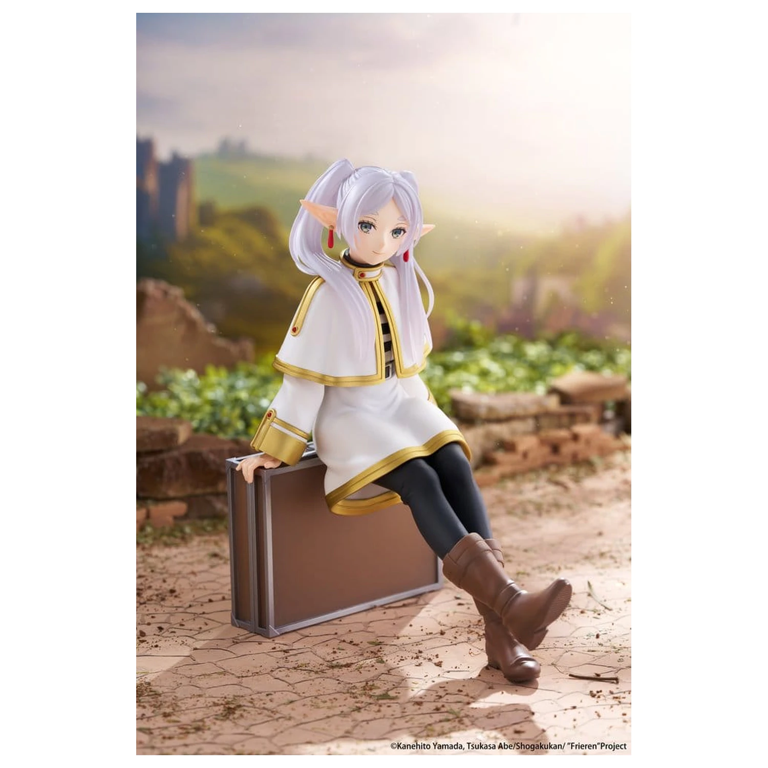 Frieren: Beyond Journey's End PVC figúrka na plochu Roztomilá Frieren (Verzia kufra) Opätovné vydanie 13 cm produktová fotografia