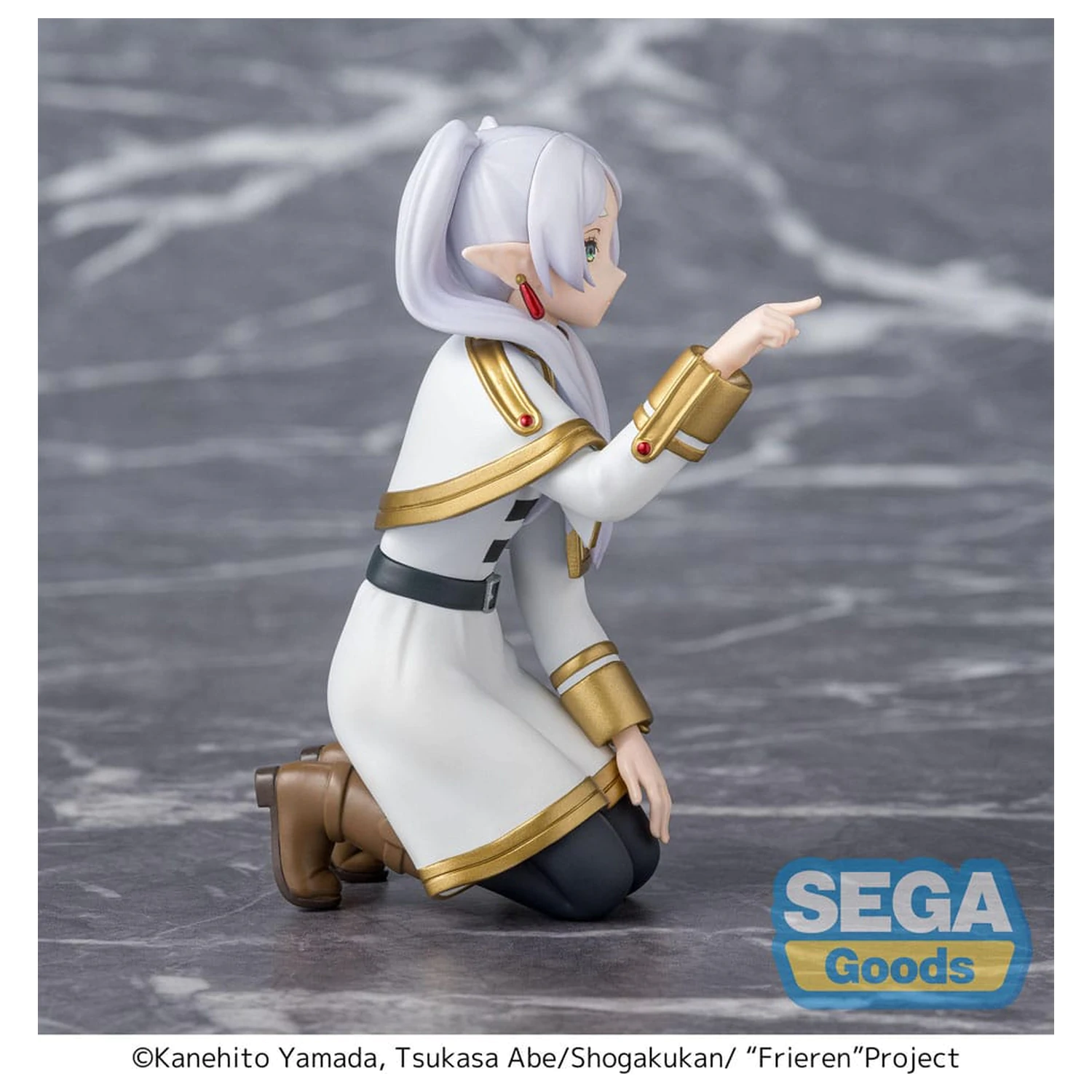 Frieren: Beyond Journey's End PM Perching PVC socha Frieren Poking Something 10 cm produktová fotografia