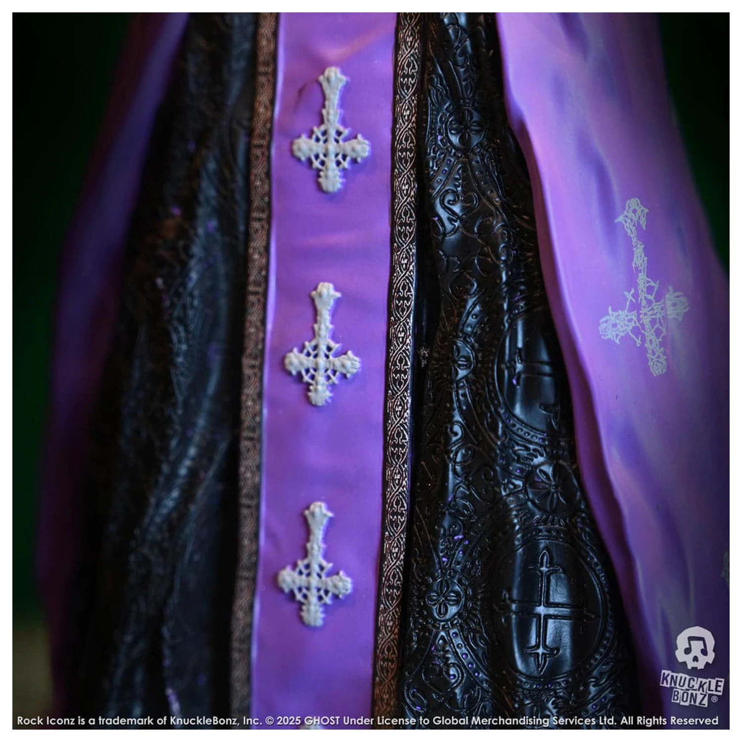 Ghost Rock Iconz Socha Papa V Perpetua Purple Robes 22 cm produktová fotografia