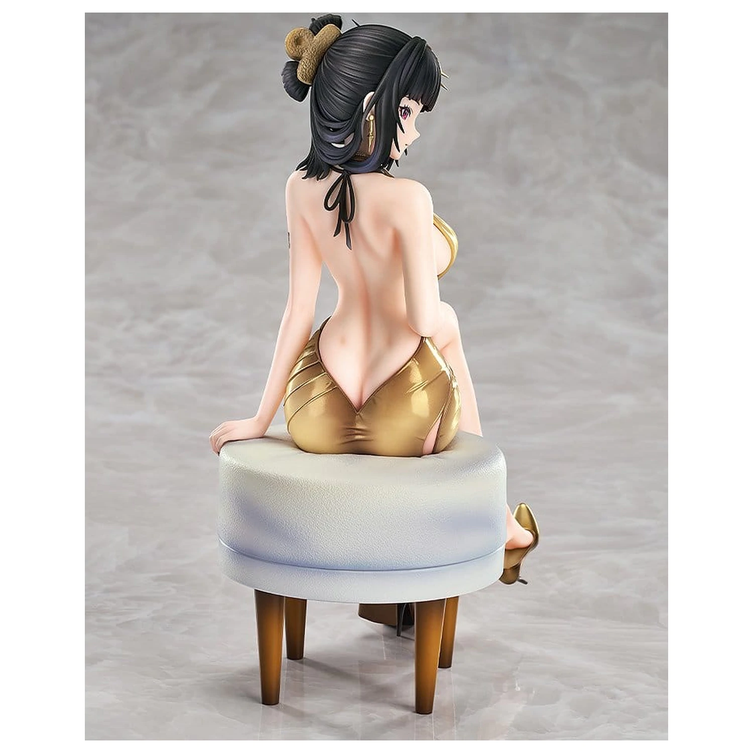 Goddess of Victory: Nikke PVC socha 1/7 D: Killer Wife - Secret Party Cleaner 21 cm produktová fotografia