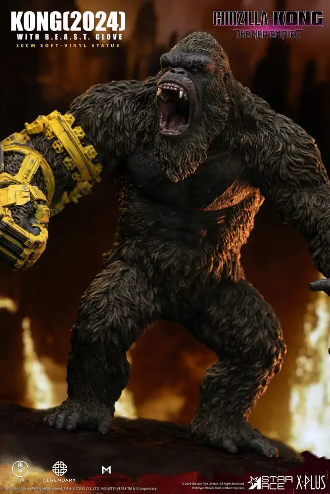 Godzilla vs. Kong: The New Empire Soft Vinyl Statue Kong s rukavicou B.E.A.S.T. 30 cm termékfotó