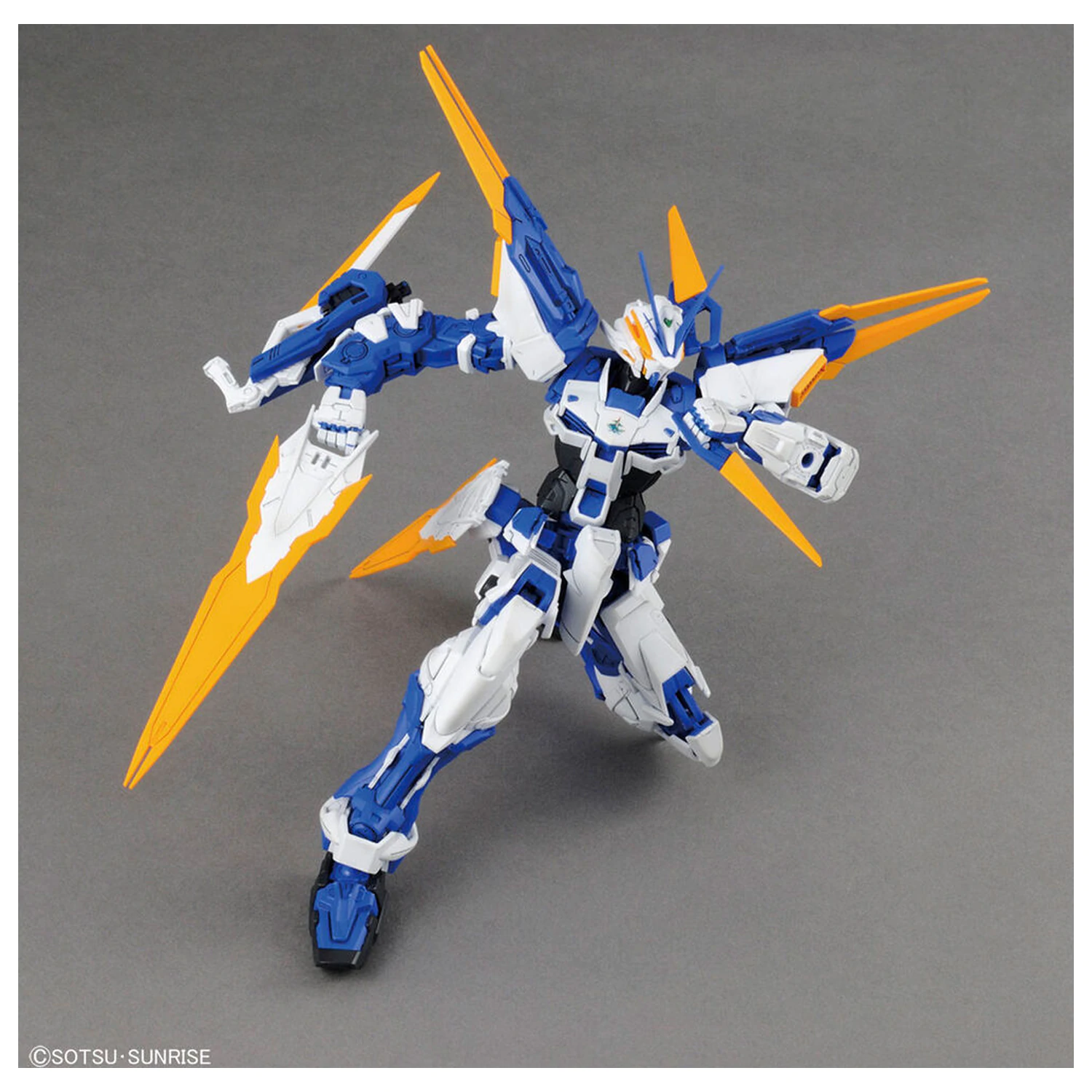 Model Kit MG 1/100 Gundam Astray Blue Frame D produktová fotografia