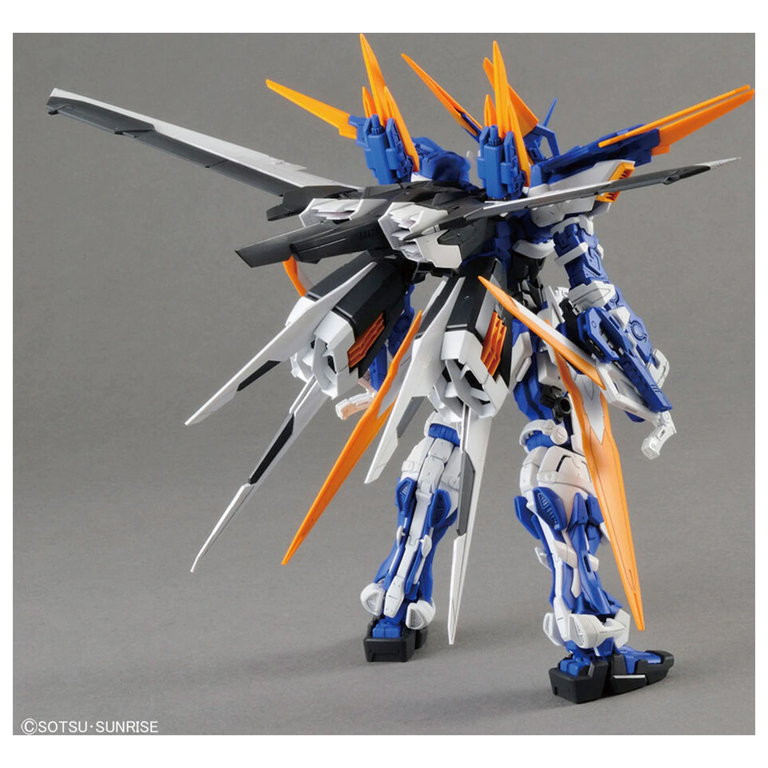 Model Kit MG 1/100 Gundam Astray Blue Frame D produktová fotografia