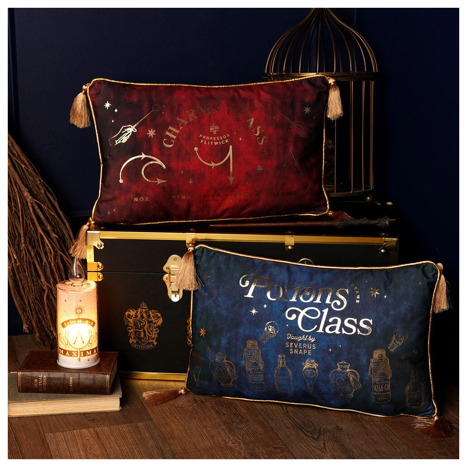Harry Potter Charms Class zamatový vankúš produktová fotografia