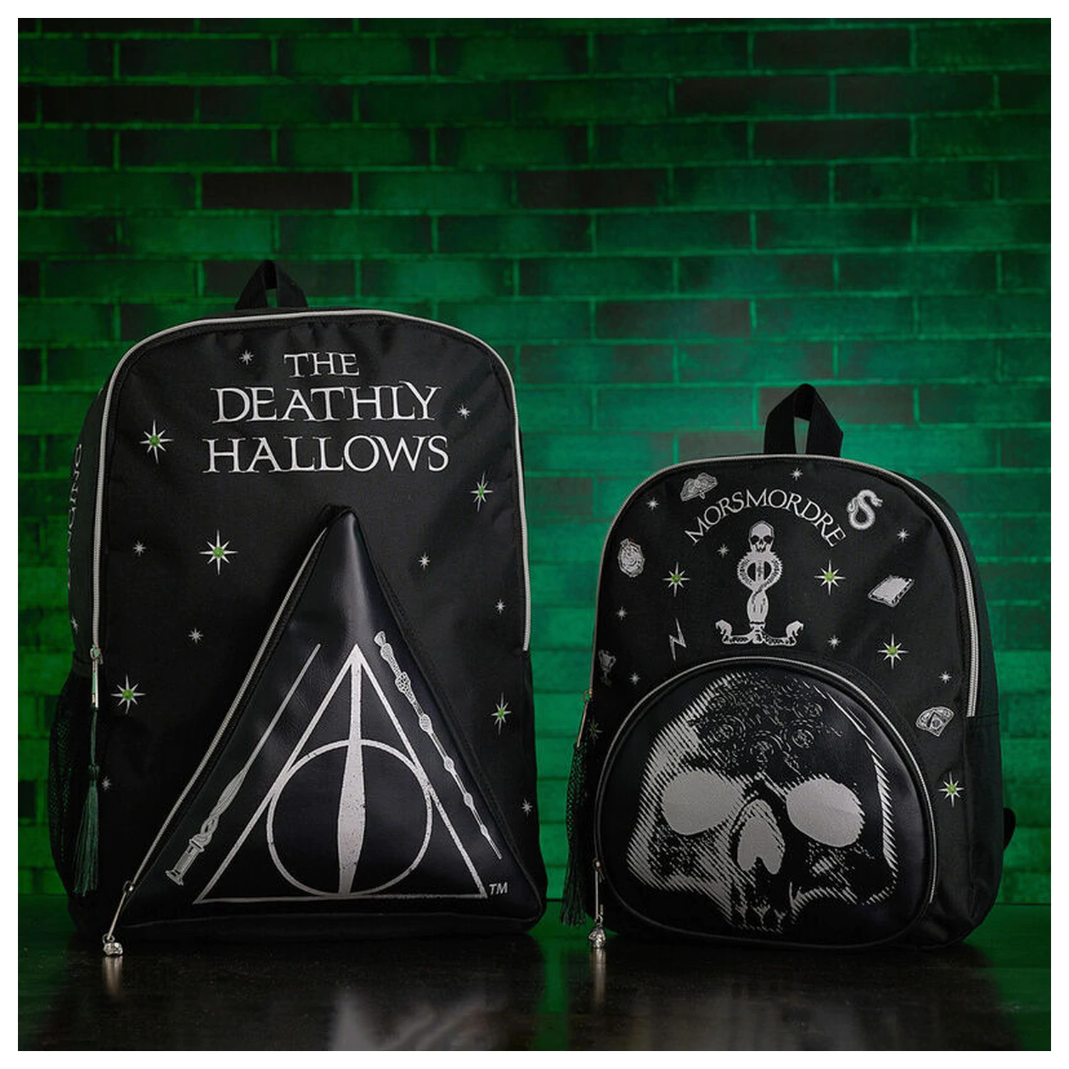 Harry Potter Dark Arts Deathly Hallows batoh produktová fotografia
