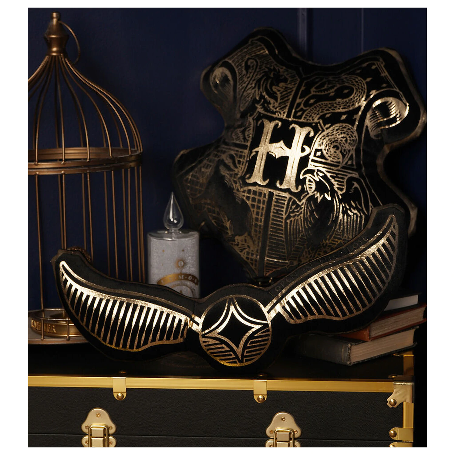 Harry Potter Hogwarts Crest zamatový vankúš produktová fotografia
