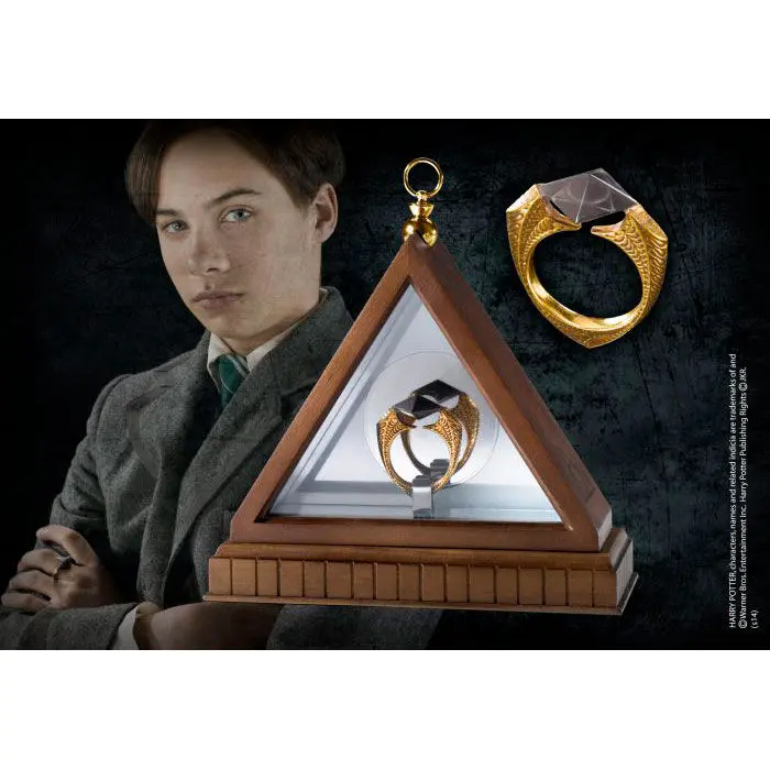 Harry Potter Replika 1/1 Lord Voldemort´s Horcrux Ring (pozlátená) termékfotó