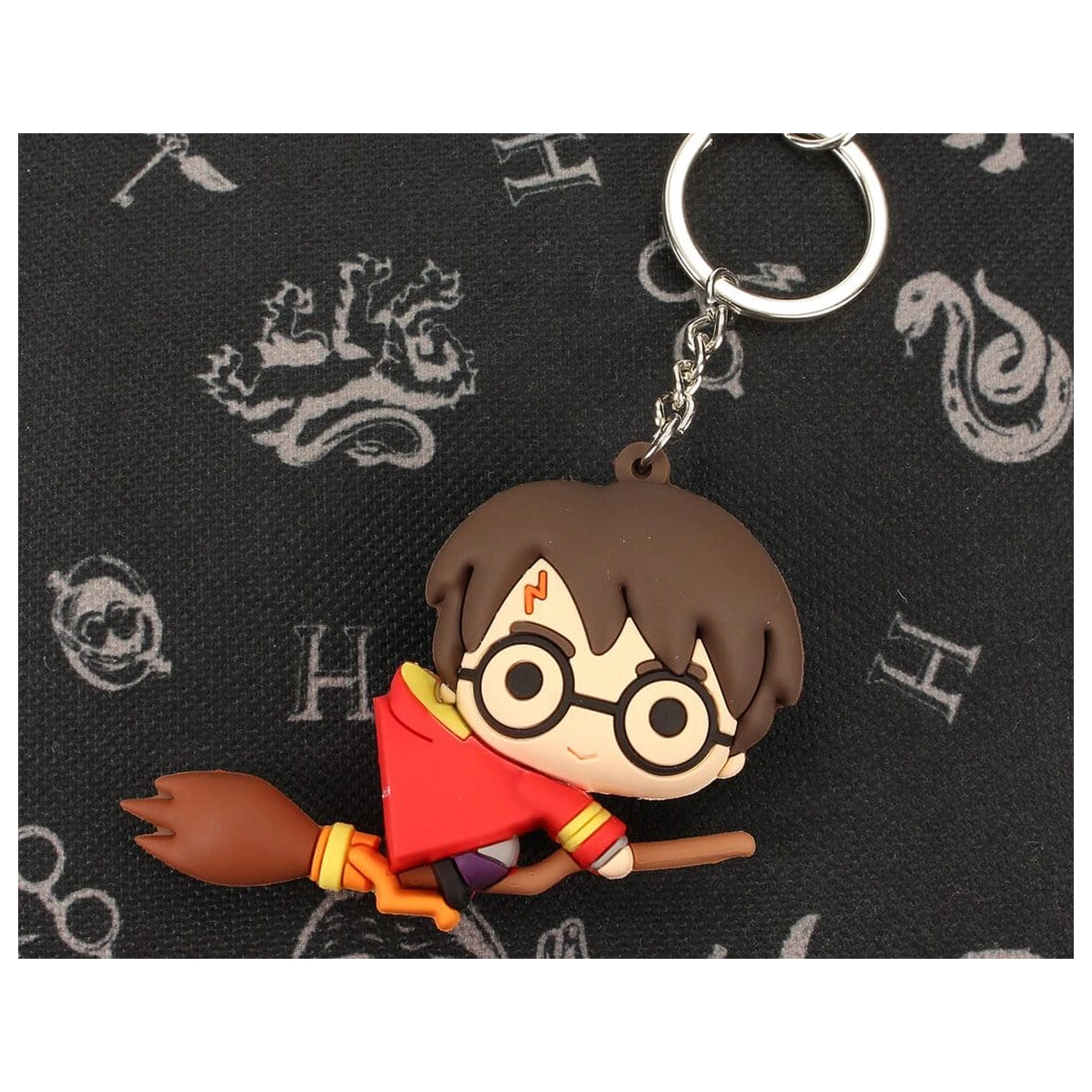 Harry Potter gumový prívesok na kľúče Harry na metle 7 cm produktová fotografia