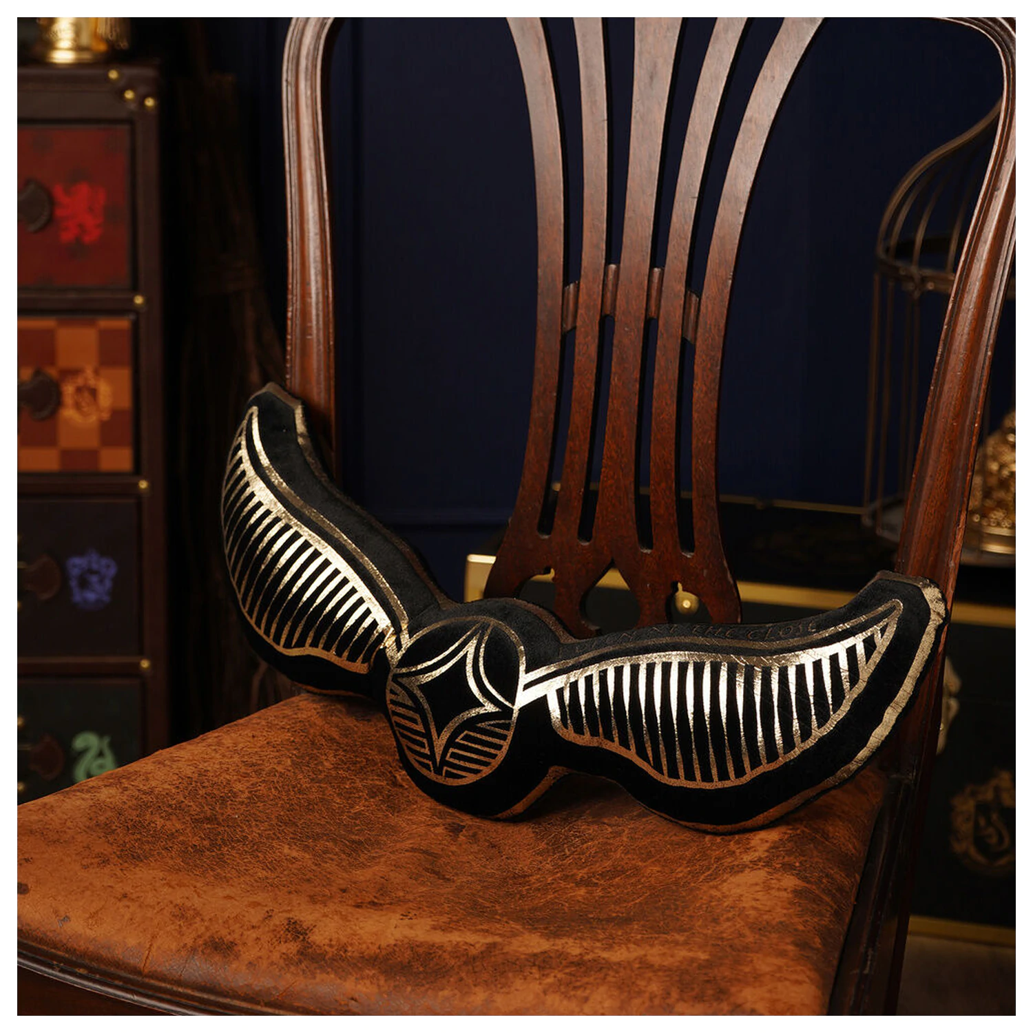 Harry Potter Snitch zamatový vankúš produktová fotografia