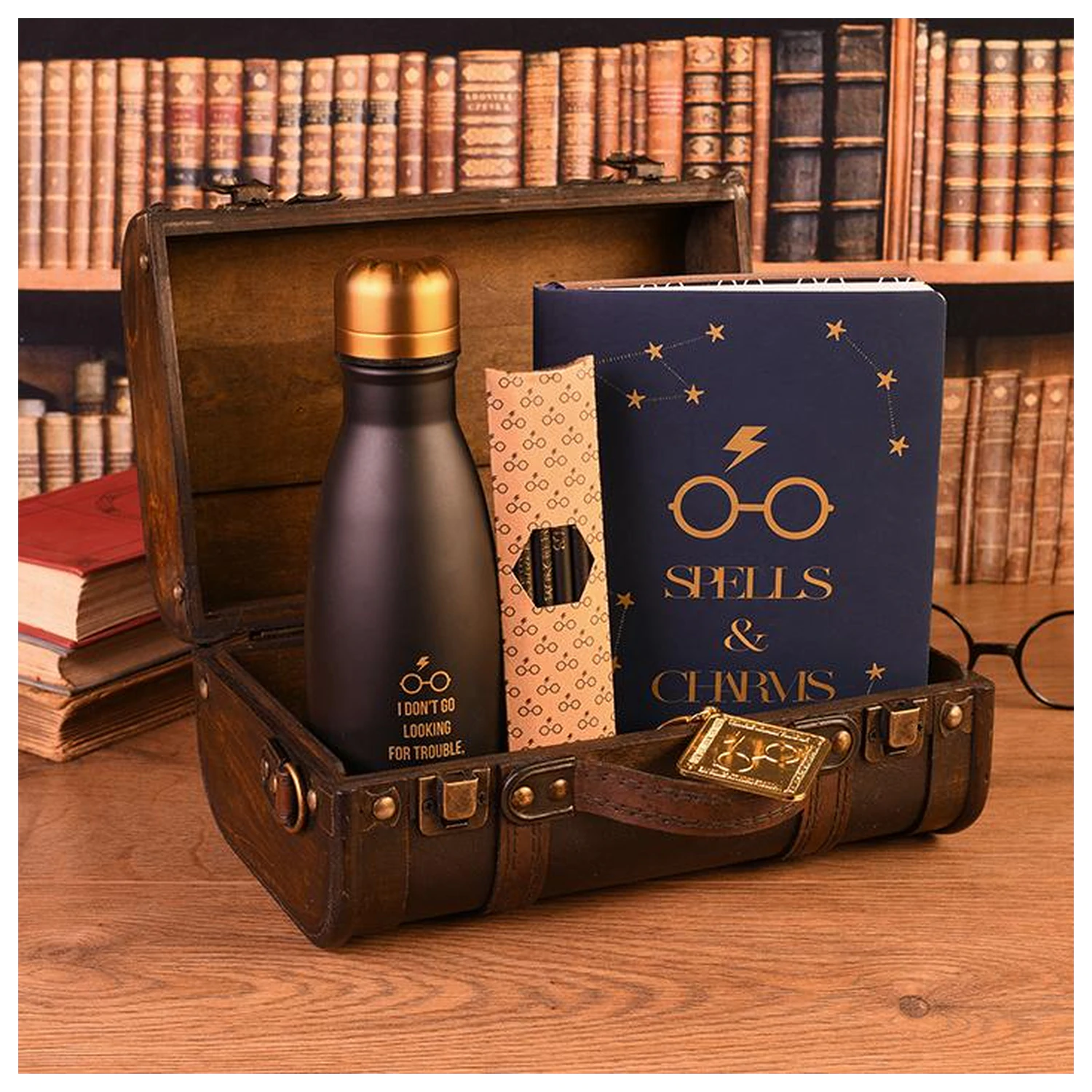 Harry Potter prémiový darčekový set kufor Trouble Finds Me produktová fotografia