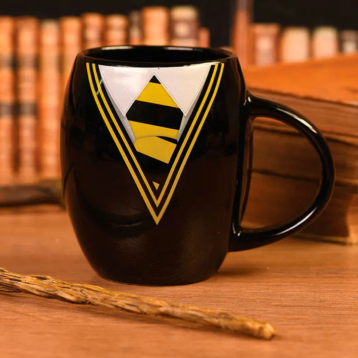 Harry Potter Ovalný Hrnček Hufflepuff Uniform produktová fotografia