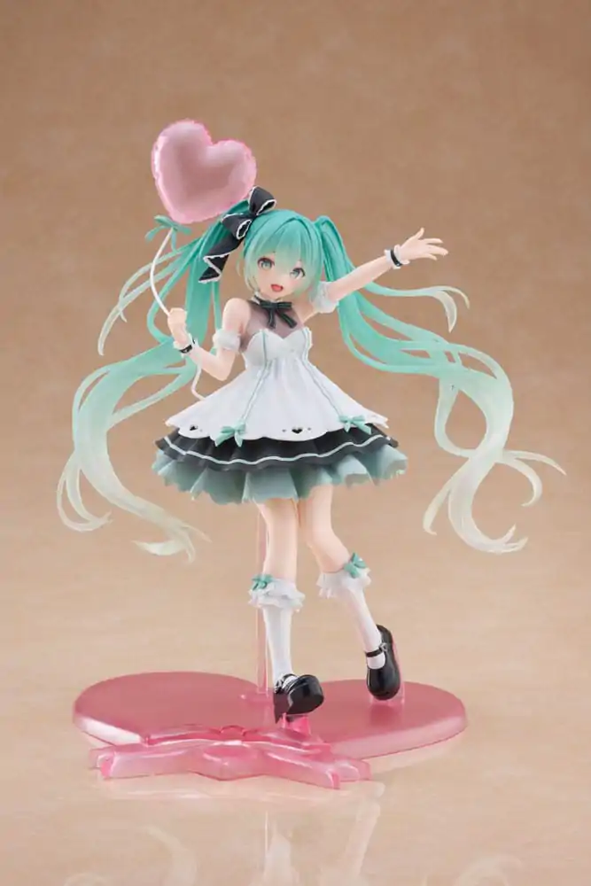 Hatsune Miku AMP+ PVC Socha Hatsune Miku Birthday 2025 Party Ver. 21 cm produktová fotografia