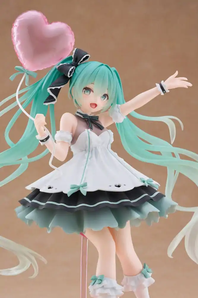 Hatsune Miku AMP+ PVC Socha Hatsune Miku Birthday 2025 Party Ver. 21 cm produktová fotografia