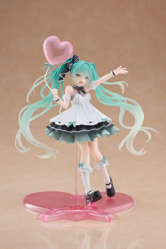 Hatsune Miku AMP+ PVC Socha Hatsune Miku Birthday 2025 Party Ver. 21 cm produktová fotografia